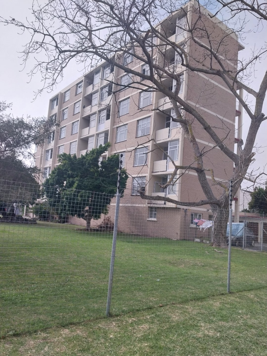 1 Bedroom Property for Sale in Kenilworth Western Cape